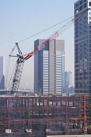 少人数で組み立て可能なローリングタワー